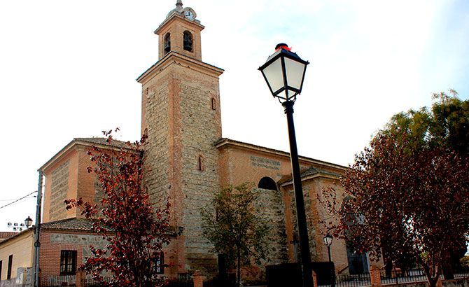 3) Iglesia Parroquial de la Asunción, en Esquivias, donde Cervantes contrajo matrimonio con Catalina