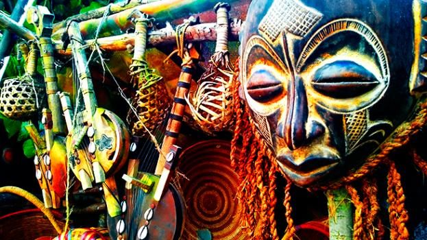 Antropología, máscara ritual tribu indígena 