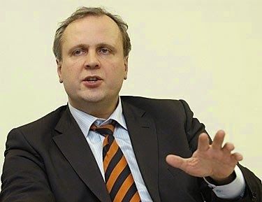 Ex Primer Ministro lituano Albinas Januska (Crédito: delfi.lt)