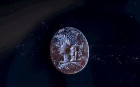 Encuentran un anillo de Apolo en un templo judío (Eliyahu Yanai/City of David)