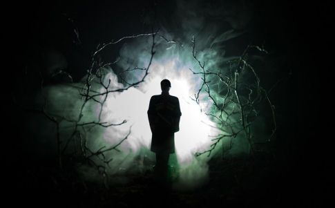 Vigilantes oscuros asustan a excursionistas en California