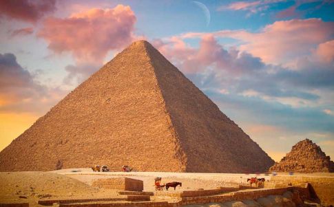 Las pirámides egipcias pudieron verse en la lejanía al reflejar la luz del sol