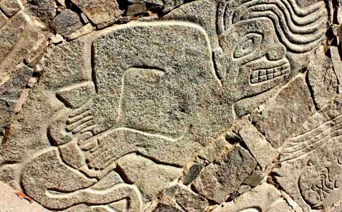 04) Personaje mutilado agonizante en Cerro Sechín.
