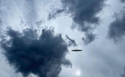 Anillos en el cielo alertan a la población: ¿invasión extraterrestre?