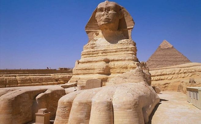 Algunos expertos señalan que la Esfinge también es mucho más antigua Algunos expertos señalan que la Esfinge también es mucho más antigua