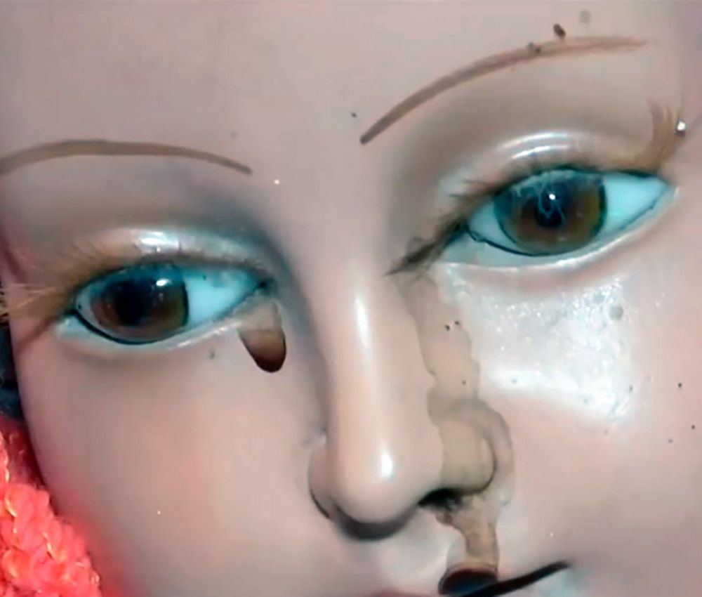 Un niño Jesús llora lágrimas de sangre en México