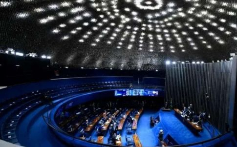 Los ovnis 'aterrizan' en el senado de Brasil