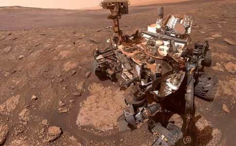 El Rover Curiosity fotografía un ovni en Marte