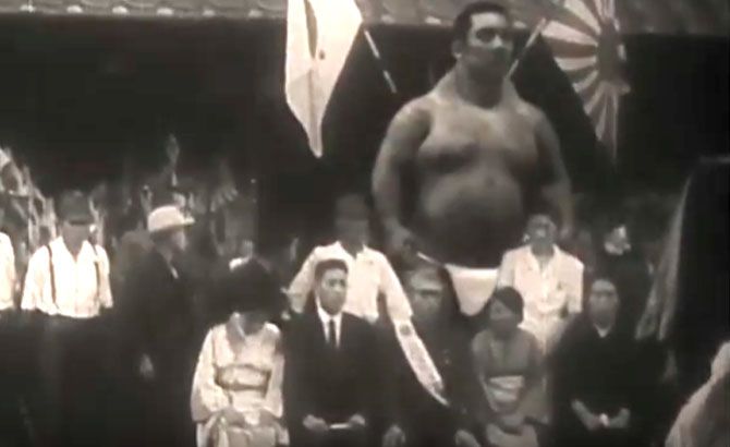 El luchador de sumo gigante se viralizó hace una década