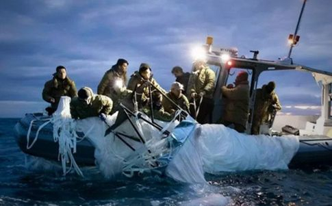 Recuperan los restos del globo chino