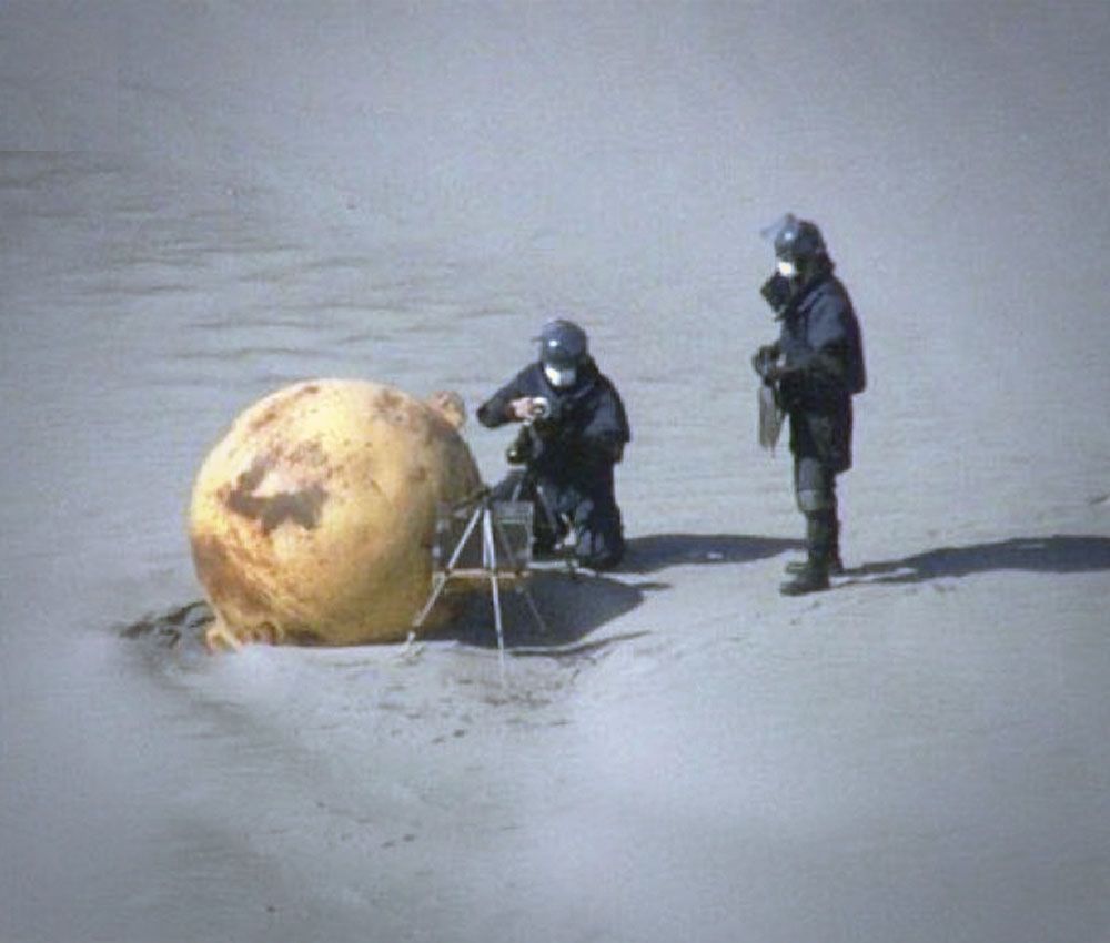 Recuperan esfera metálica en Japón
