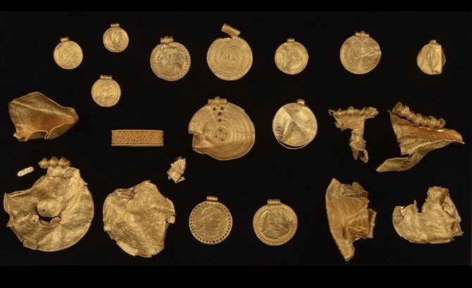El valioso medallón estaba entre las de un valiosísimo tesoro desenterrado en Jutlandia
