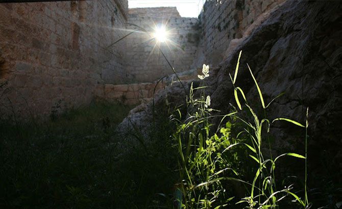 En el castillo templario se cuela un rayo de sol el día del solsticio
