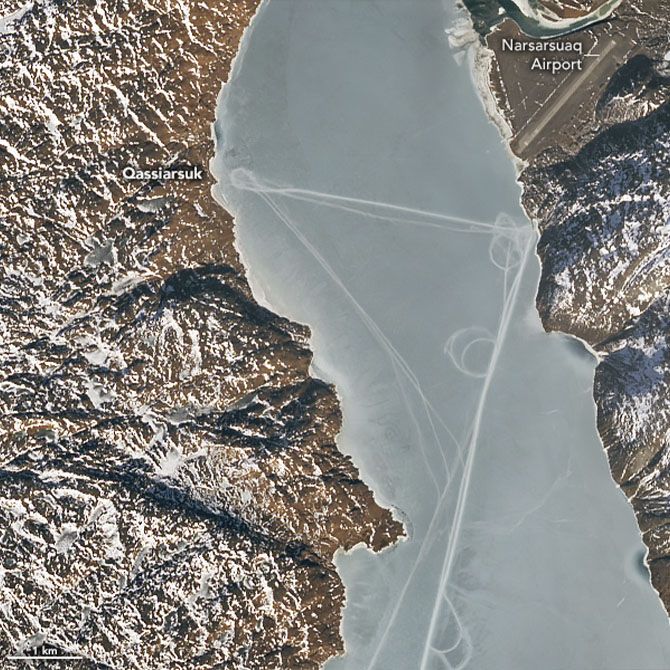 Las misteriosas líneas detectadas en el fiordo desde el espacio
