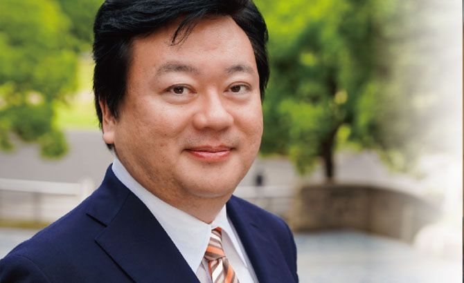 Yoshiharu Asakawa, miembro del PRJ, llevó al pleno del Comité de Seguridad el tema de los UAP