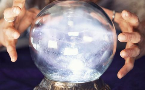 La bola de cristal es un popular medio de adivinación