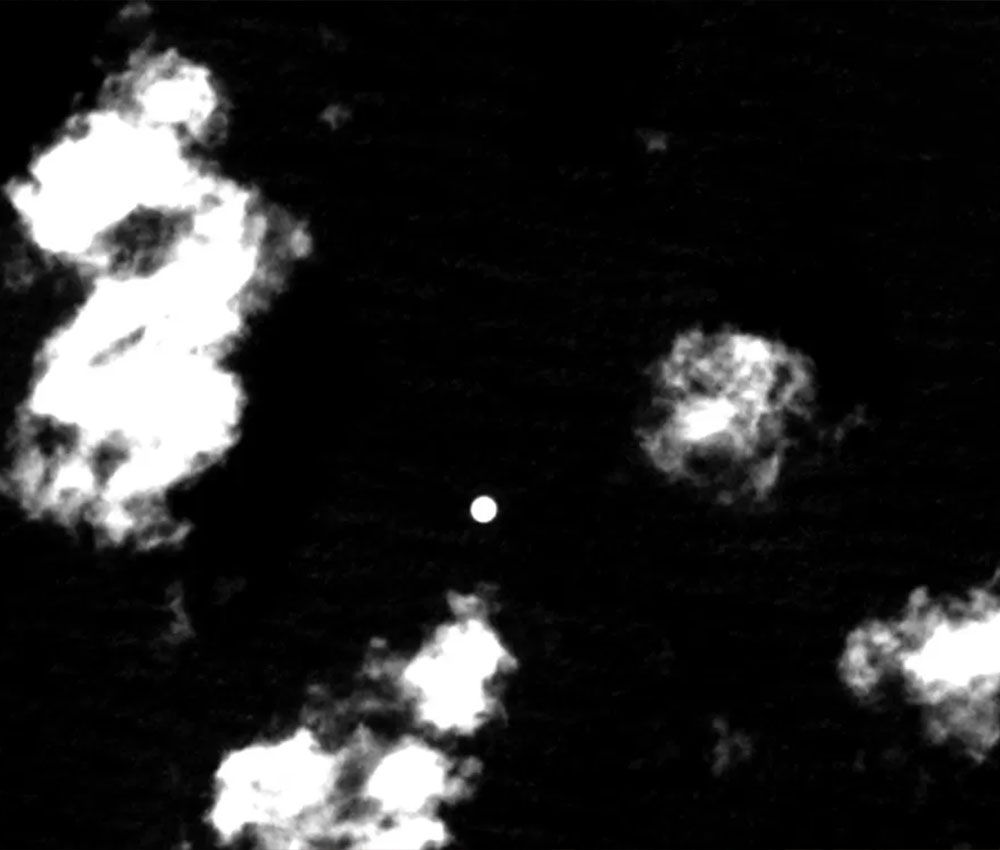 Nuevas imágenes muestran globos espías chinos sobre Asia