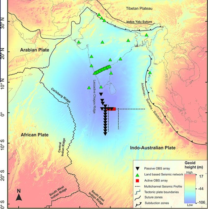 Situacion del Geoide bajo el océano Situacion del Geoide bajo el océano