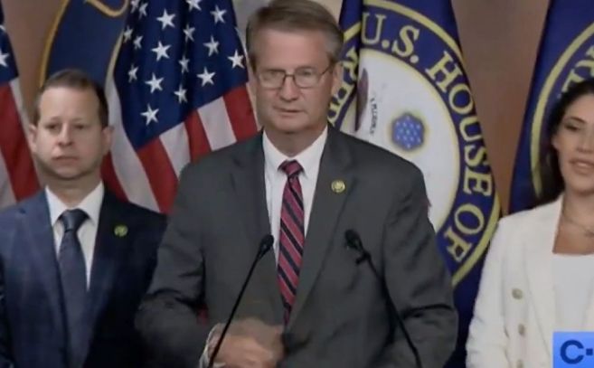 Tim Burchett ha conseguido concitar el respaldo bipartidista para la audiencia UAP