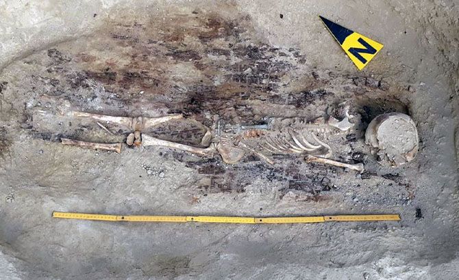 Los arqueólogos no fueron los primeros en llegar a la tumba