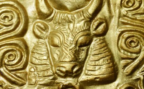 Uno de los objetos de oro con motivos minoicos