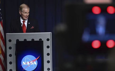 Bill Nelson durante la comparecencia de la NASA
