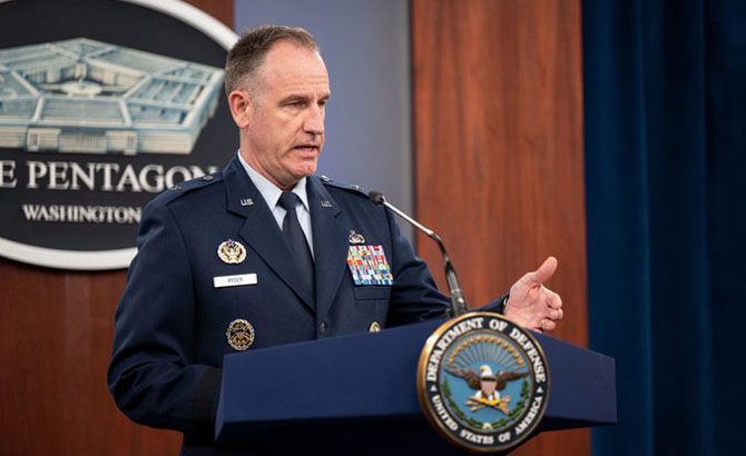 El general de brigada Pat Ryder El general de brigada Pat Ryder