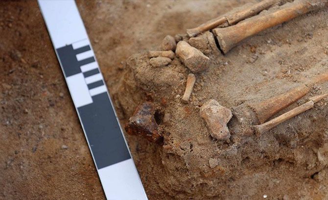 Restos del niño hallado en Polonia