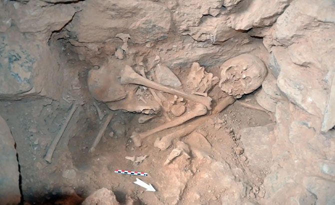 Uno de los cuerpos enterrados entre el 1884 y el 1632 antes de Cristo