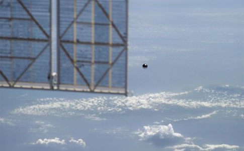 Esfera captada desde la Estación Espacial Internacional