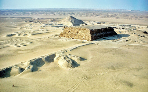 Misterio en torno a las pirámides de Zawyet El Aryan