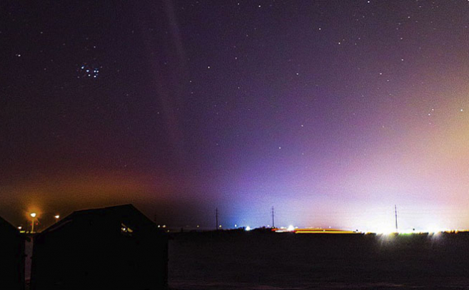 Fotografía del Alberta Aurora Chasers de un fenómeno STEVE