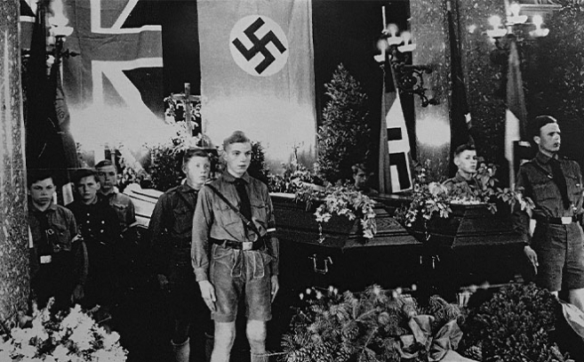 Capilla ardiente con los cuerpos de los tres alumnos fallecidos en la Selva Negra