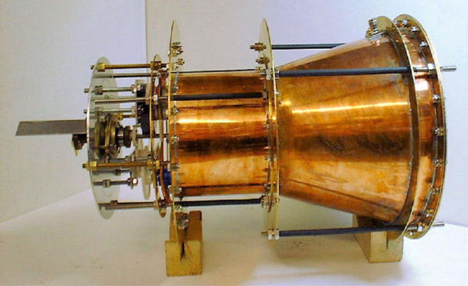 EmDrive (o propulsor de cavidad resonante RF) EmDrive (o propulsor de cavidad resonante RF)