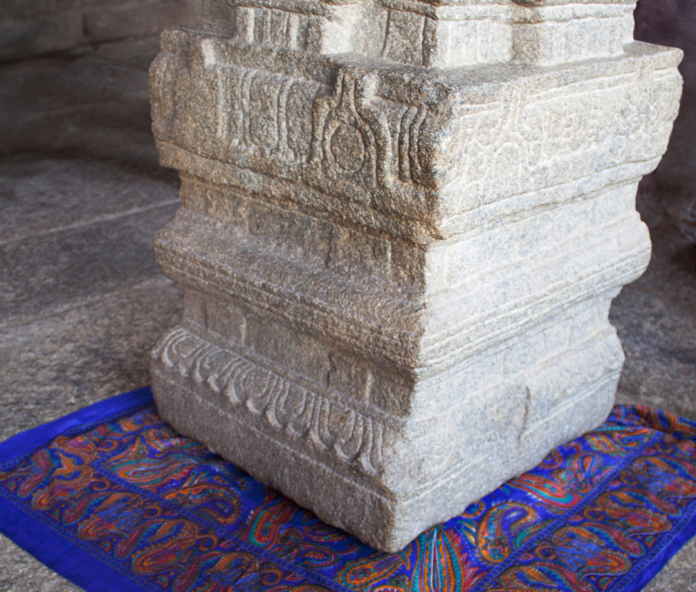 El misterioso pilar colgante de lepakshi