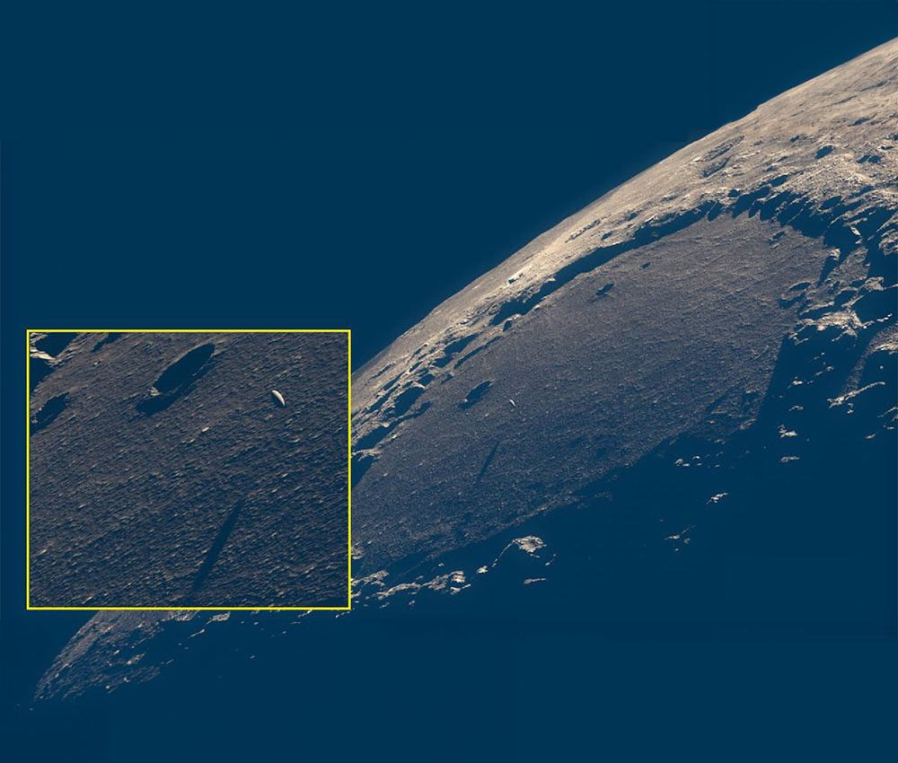 Graban ovni en un cráter de la Luna Graban ovni en un cráter de la Luna