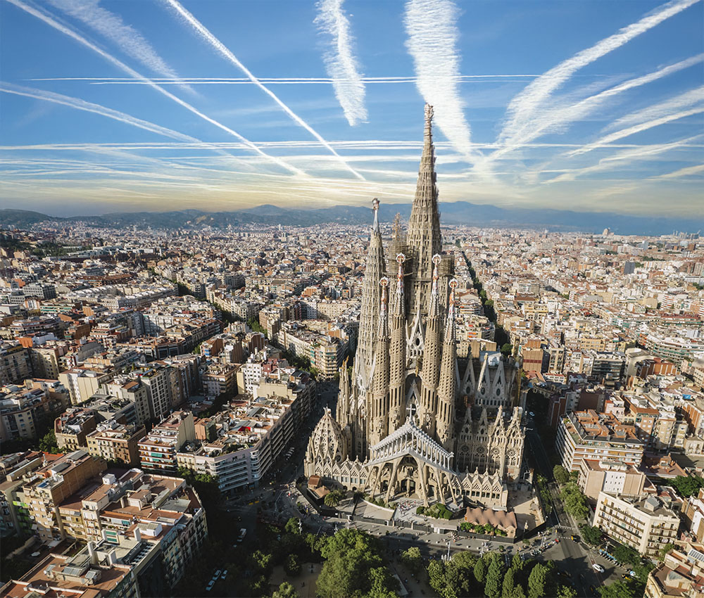 La IA llena Barcelona de Chemtrails