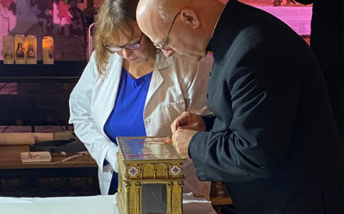 Claire Beugnot, egresada del Instituto Nacional del Patrimonio y restauradora de la reliquia