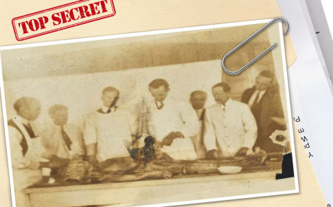 Foto de una autopsia alienígena