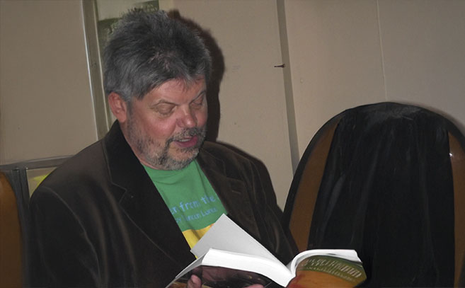 Duncan Lunan en la presentación de su libro Niños del cielo, Foto de McMarcoP Own work