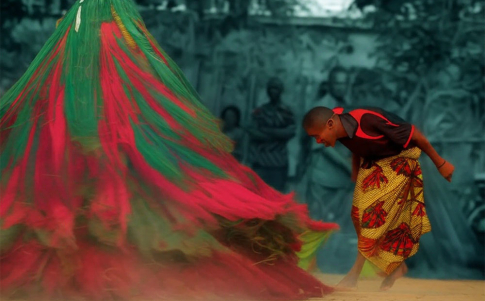 La danza africana de los Zangbetos genera sorpresa en occidente