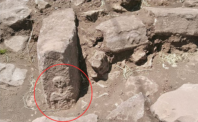 Imagen humana esculpida en la estructura F de Göbekly Tepe