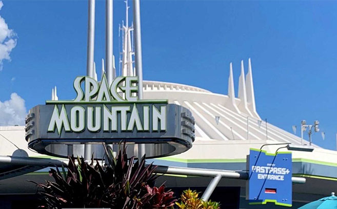 Space Mountain de Disneyland