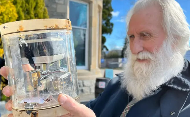 La cámara hallada en el Lago Ness