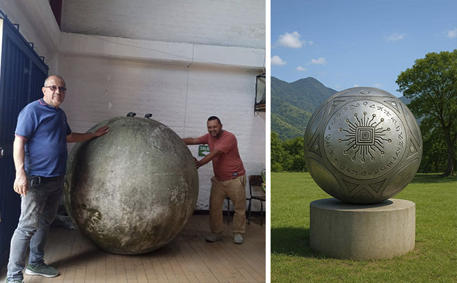 Los escultores que preparan la esfera de acuerdo al modelo (dcha)