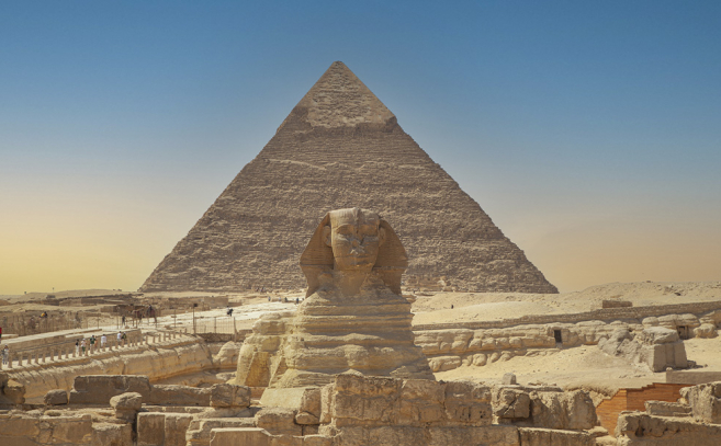 Disfrutaremos de una visita privada a la Gran Pirámide 