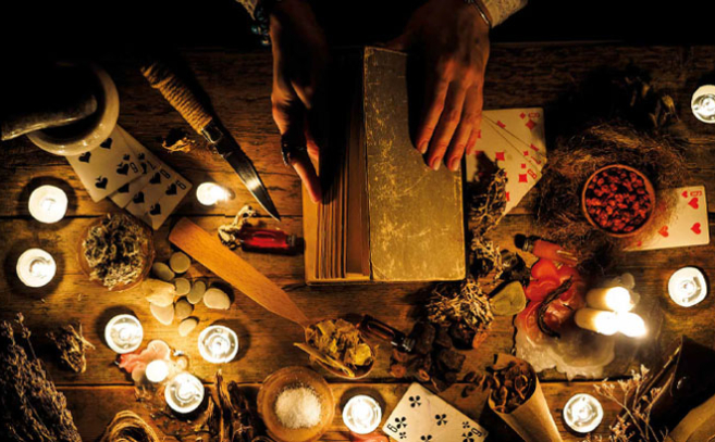 Hechizos y amuletos funcionan en la era de Internet
