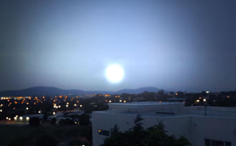 Extraño rayo globular en Camberra (Australia)