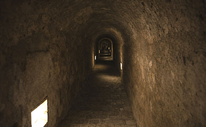 Este túnel de casi un kilómetro conecta diferentes áreas de la fortaleza de Terezín