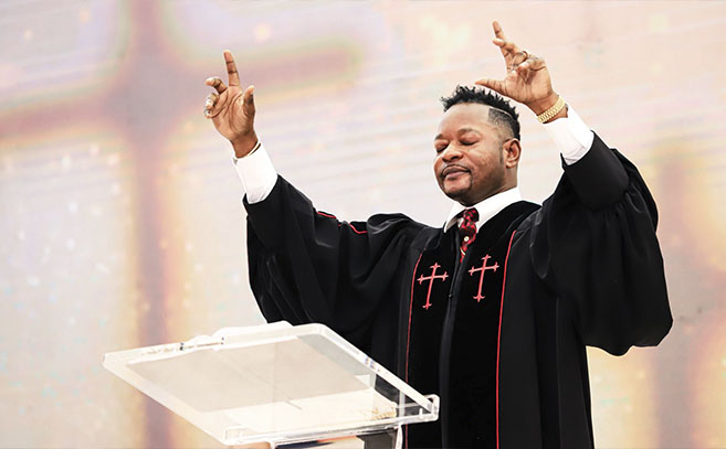 El pastor Alph Lukaufoto Facebook